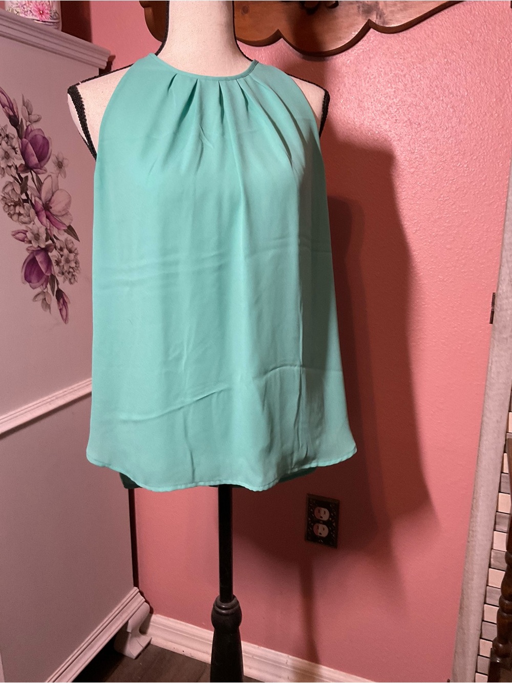 Sleeveless Halter Neck Tank Top in Mint Green